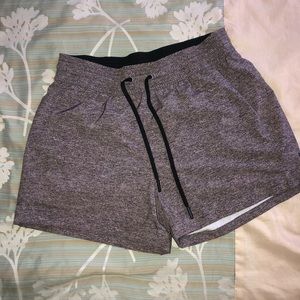 Lululemon spring break away short 4* 🩳